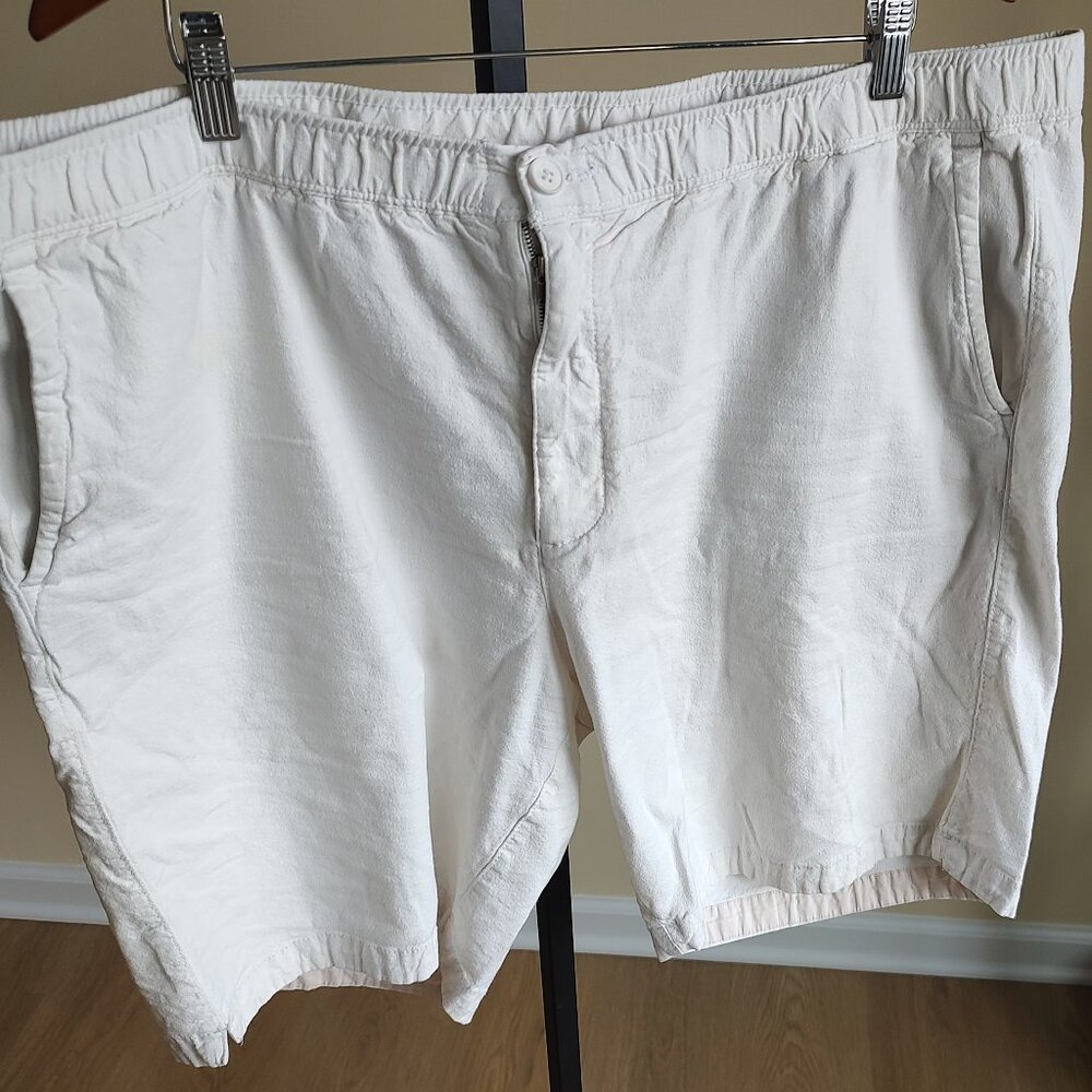 Tommy Bahama Cream Colored Shorts - Size 2XLB
